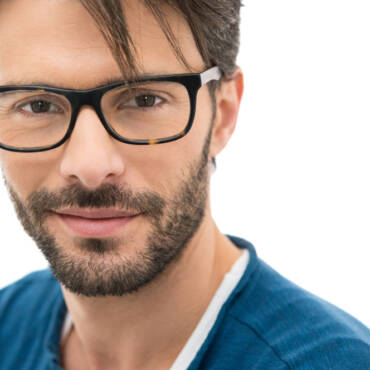 How do optometrists determine prescriptions?