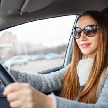 Benefits of wearing sunglasses for winter driving