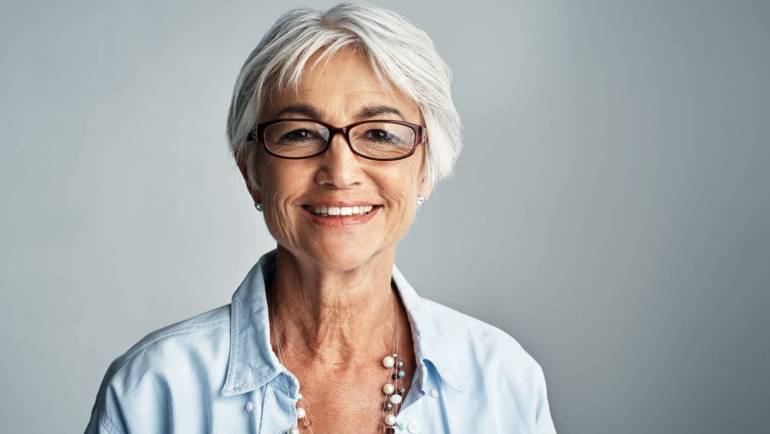 Should Elderly People Wear Sunglasses?