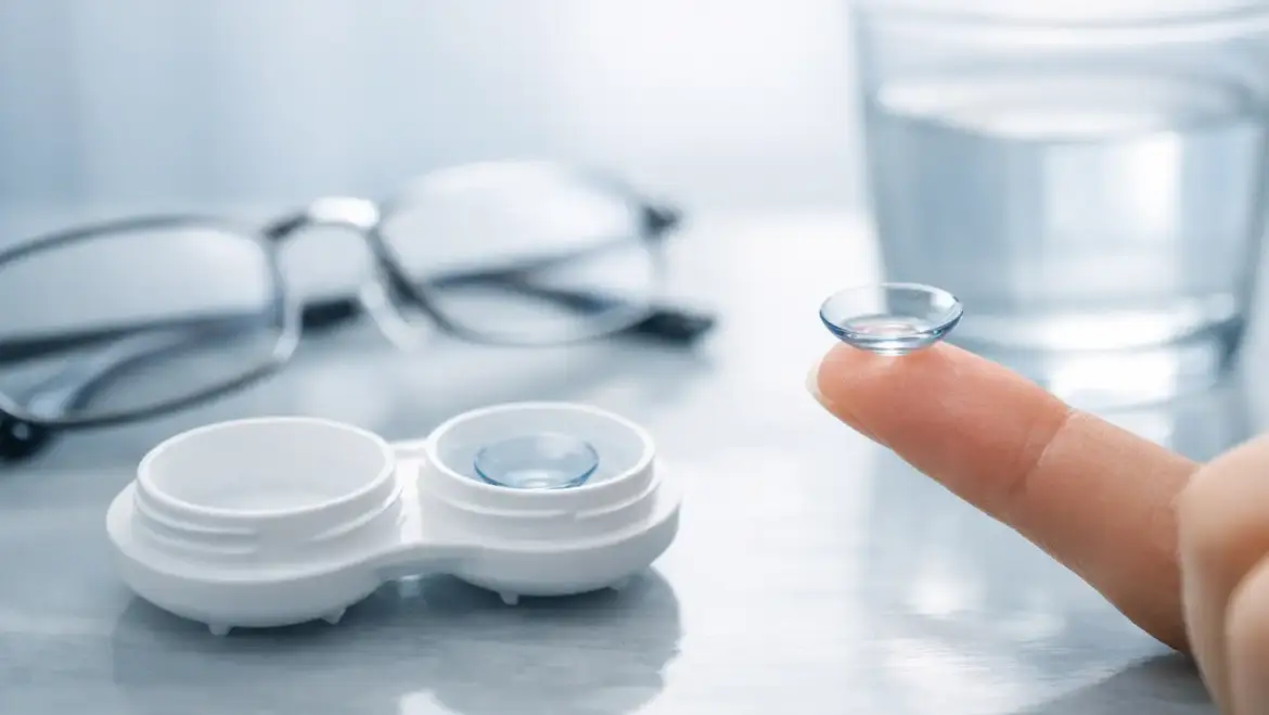 Acuvue Oasys Contact Lens Review for Comfort