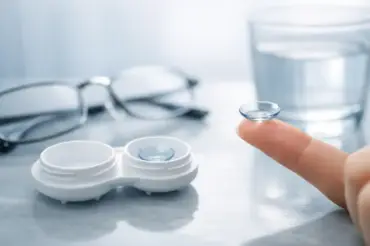 Acuvue Oasys Contact Lens Review for Comfort