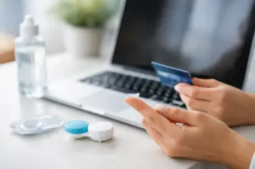 How to Order Contacts Online Safely and Confidently